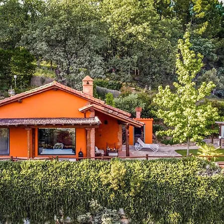 Nice In With Wifi, 4 Bedrooms And Outdoor Swimming Pool *