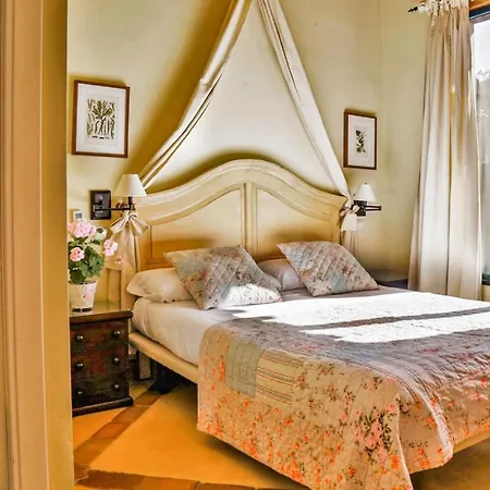 Dom wakacyjny Nice In With Wifi, 4 Bedrooms And Outdoor Swimming Pool Candeleda